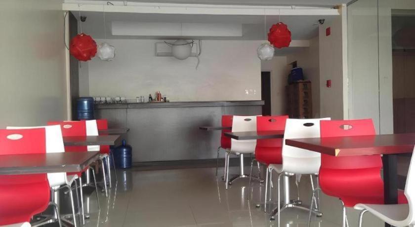 Cherry Midtown Hotel Olongapo Exterior foto