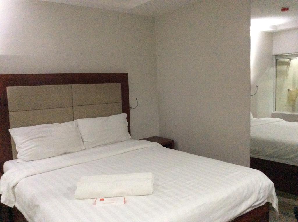 Cherry Midtown Hotel Olongapo Zimmer foto